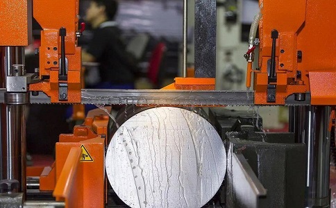 桃江立式金属带锯床切削出现跑带故障解决方法！